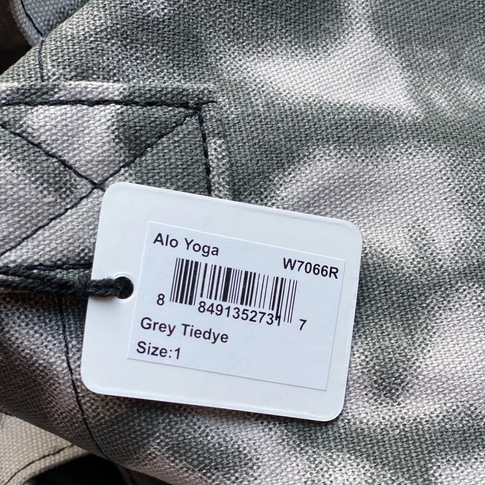 New Alo Yoga Gray Tie-Dye Shopper Tote - Picture 4 of 11